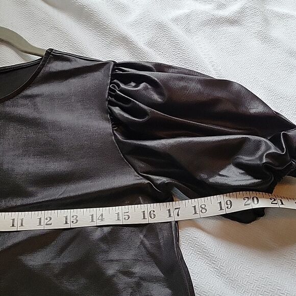 Express Black Puff Sleeve Blouse Top Small NWT - Picture 7 of 9